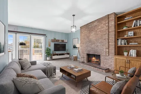 230 Plymouth Lane Bolingbrook IL 60440