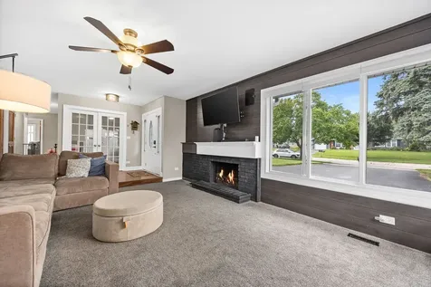 230 Plymouth Lane Bolingbrook IL 60440