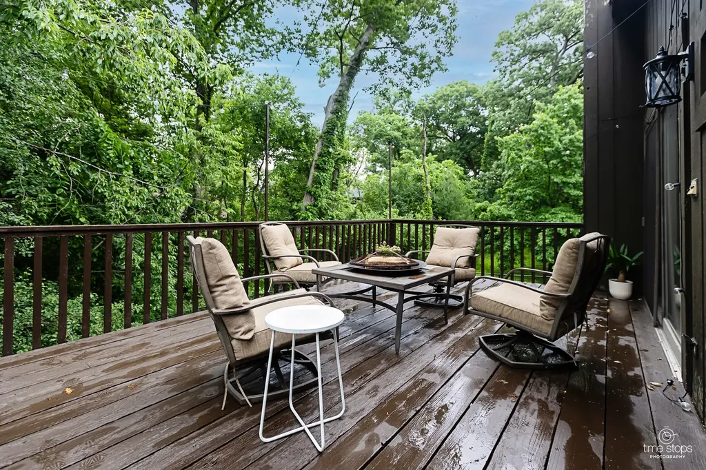 3130 Scenicwood Lane Woodridge IL 60517