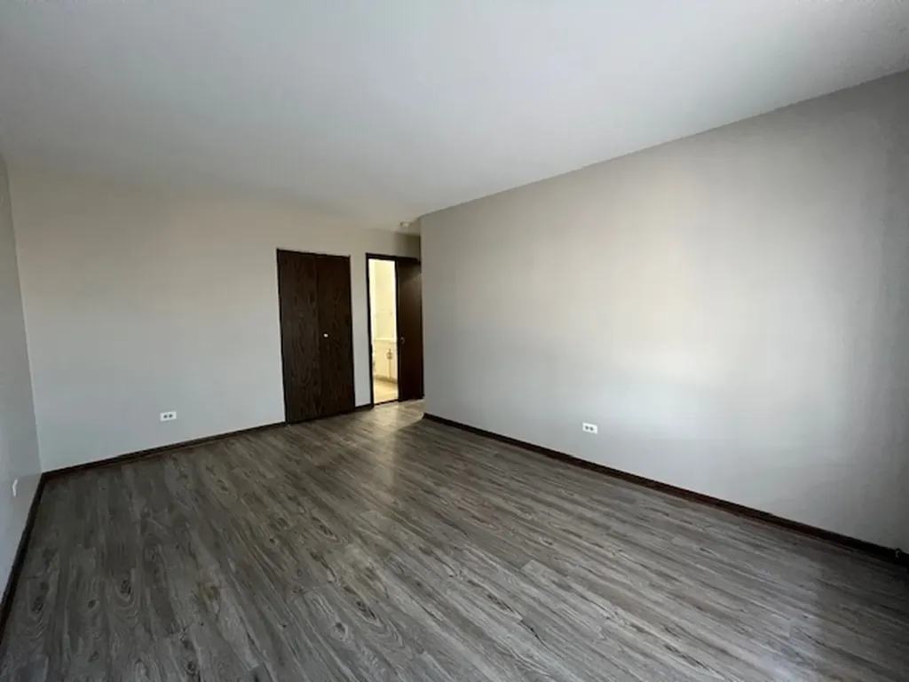 7030 Barrington Court Woodridge IL 60517