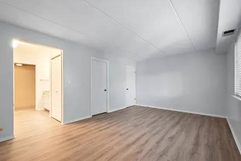 2066 Saint Johns Avenue Highland Park IL 60035