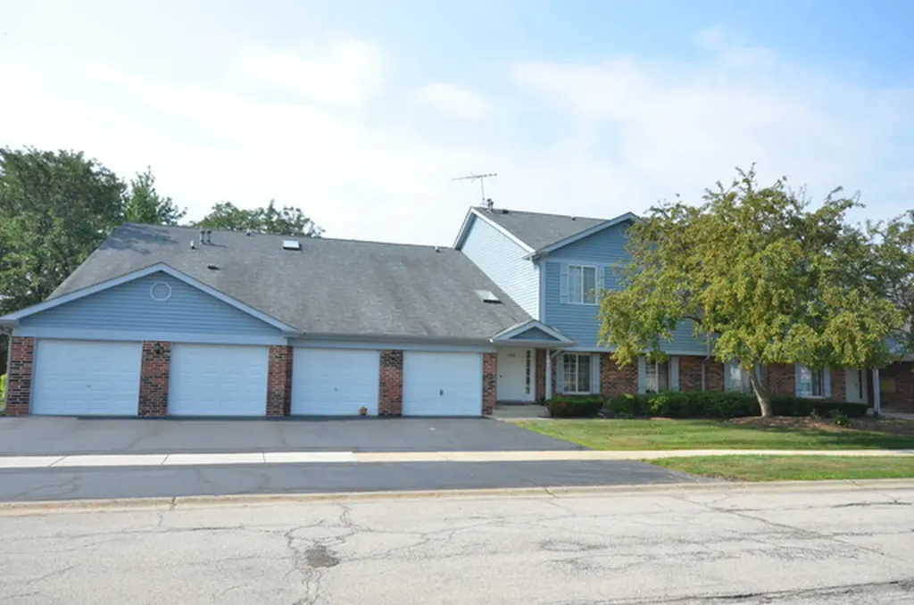 1661 Commodore Court Schaumburg IL 60193