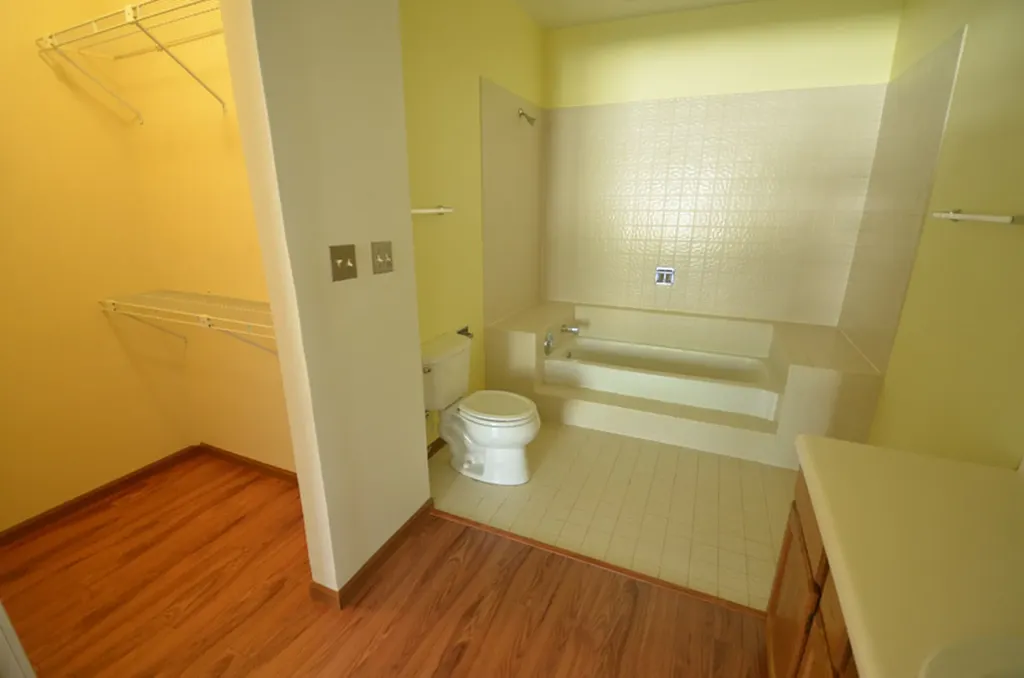 1661 Commodore Court Schaumburg IL 60193