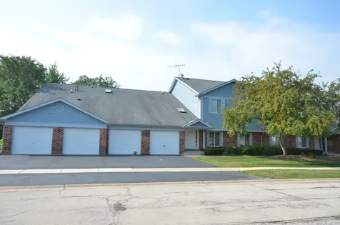 1661 Commodore Court Schaumburg IL 60193