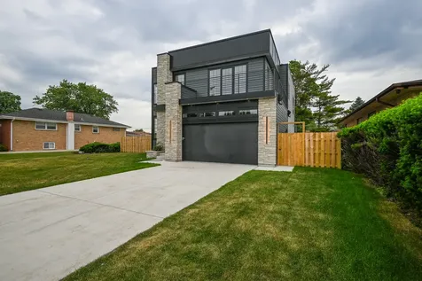 4015 Goss Avenue Schiller Park IL 60176