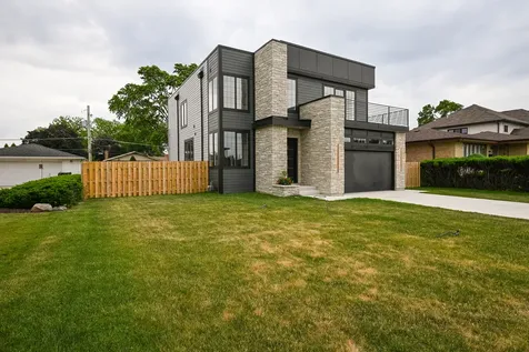 4015 Goss Avenue Schiller Park IL 60176