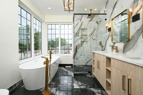 4015 Goss Avenue Schiller Park IL 60176