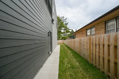 4015 Goss Avenue Schiller Park IL 60176