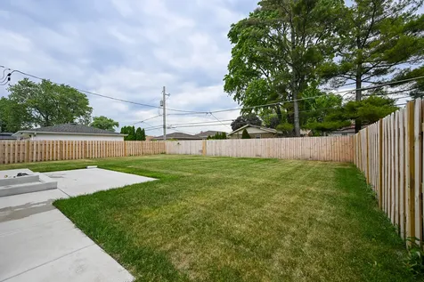 4015 Goss Avenue Schiller Park IL 60176