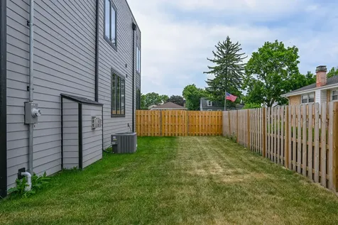 4015 Goss Avenue Schiller Park IL 60176