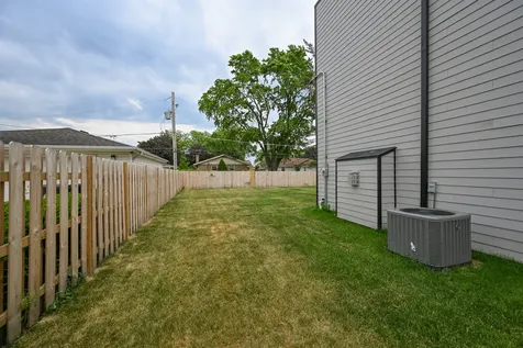 4015 Goss Avenue Schiller Park IL 60176