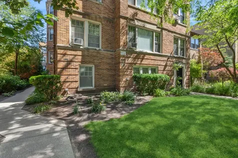 2016.5 West Greenleaf Avenue Chicago IL 60645