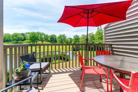525 White Oak Lane Lake Barrington IL 60010