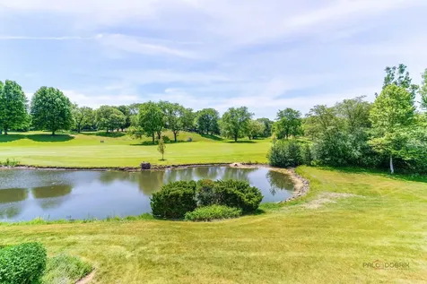 525 White Oak Lane Lake Barrington IL 60010
