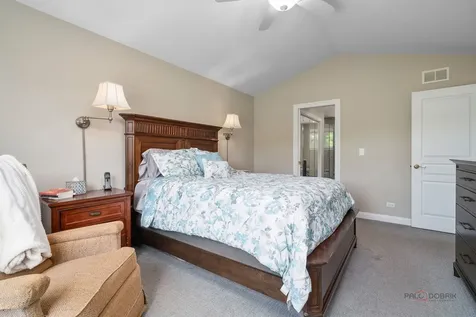 525 White Oak Lane Lake Barrington IL 60010