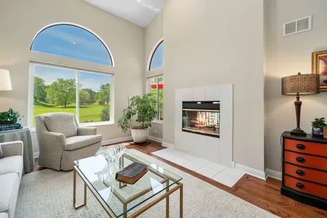 525 White Oak Lane Lake Barrington IL 60010