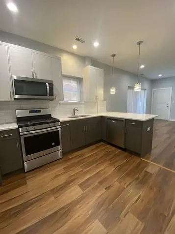 4851 North Central Avenue Chicago IL 60630