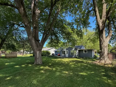415 Parkside Drive Sycamore IL 60178