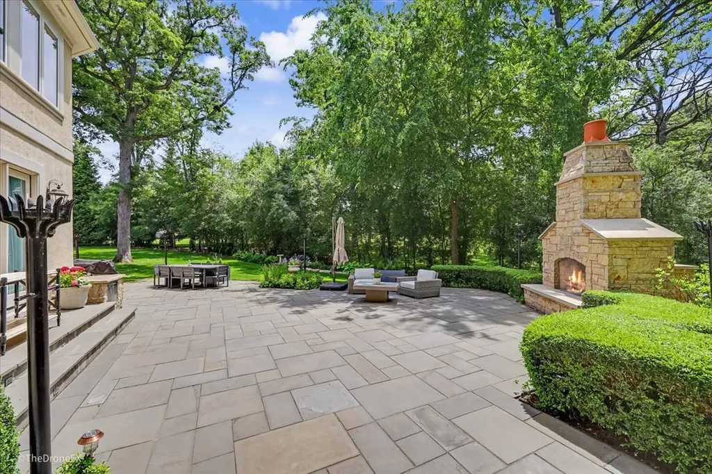 12 Carlisle Drive Oak Brook IL 60523
