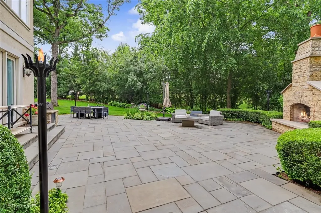 12 Carlisle Drive Oak Brook IL 60523
