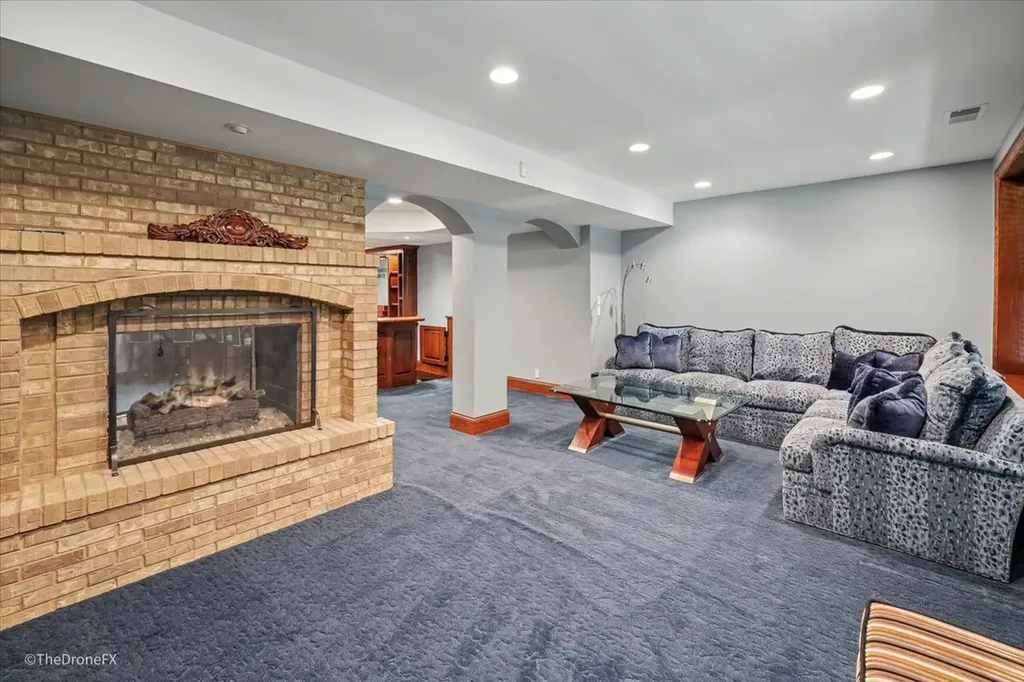 12 Carlisle Drive Oak Brook IL 60523