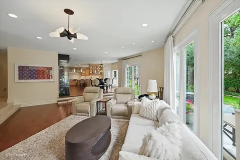 12 Carlisle Drive Oak Brook IL 60523