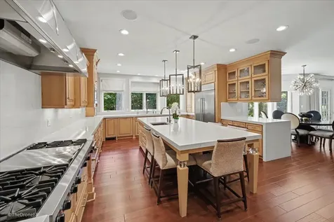 12 Carlisle Drive Oak Brook IL 60523