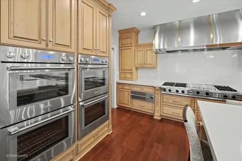 12 Carlisle Drive Oak Brook IL 60523