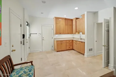 12 Carlisle Drive Oak Brook IL 60523