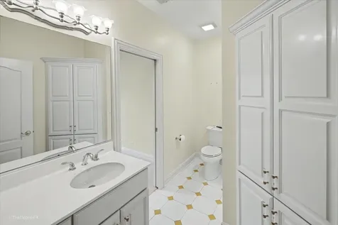 12 Carlisle Drive Oak Brook IL 60523