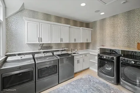 12 Carlisle Drive Oak Brook IL 60523