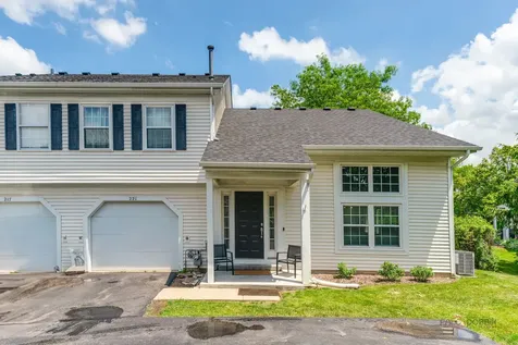 221 Ivy Court Streamwood IL 60107