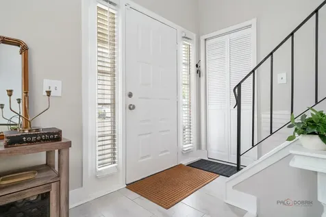 221 Ivy Court Streamwood IL 60107