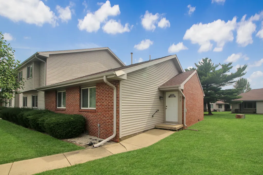 915 Laura Drive Champaign IL 61822