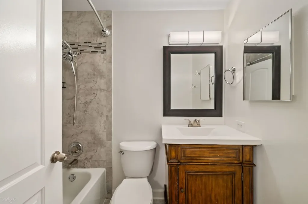 1100 West Cornelia Avenue Chicago IL 60657