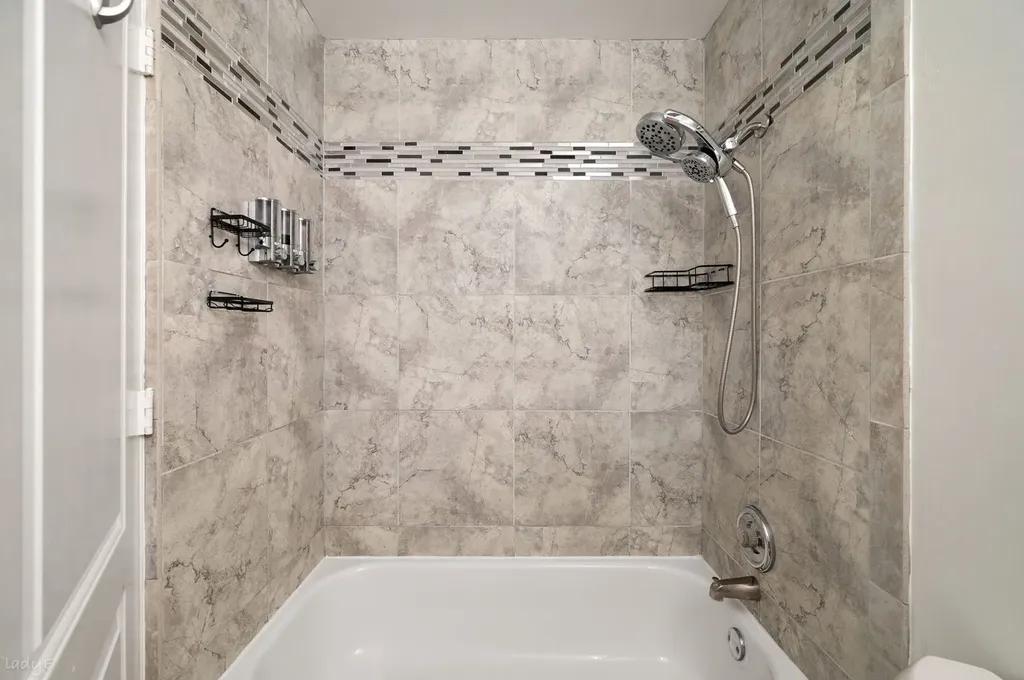 1100 West Cornelia Avenue Chicago IL 60657
