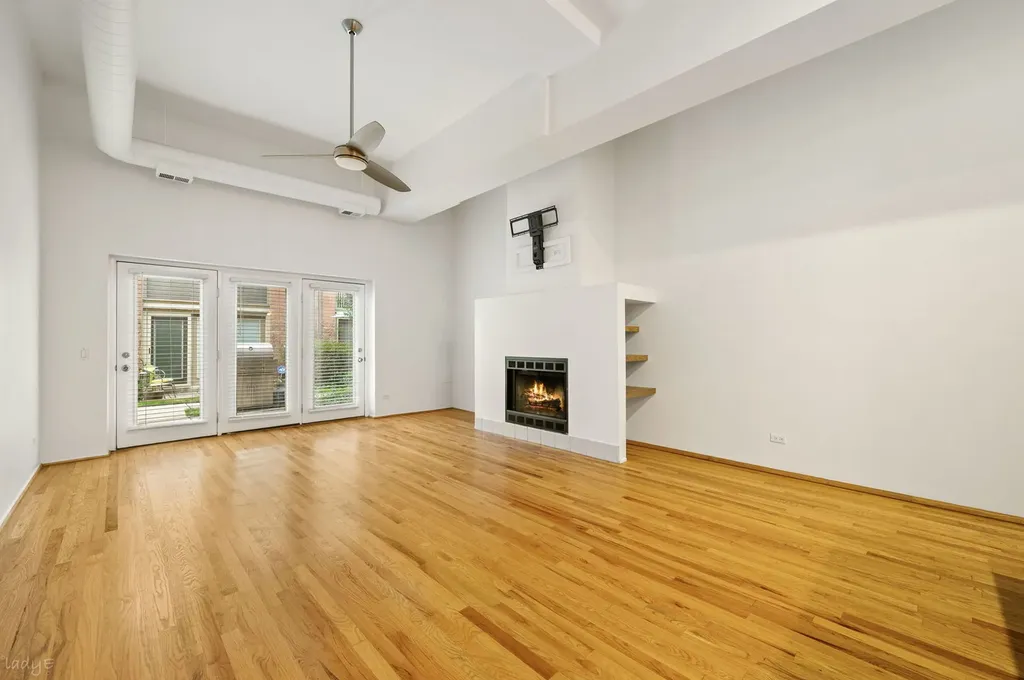 1100 West Cornelia Avenue Chicago IL 60657