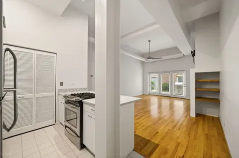 1100 West Cornelia Avenue Chicago IL 60657