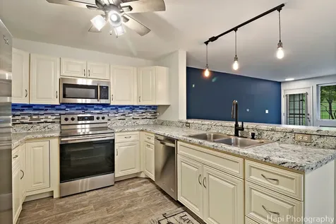 2313 Silverstone Drive Carpentersville IL 60110