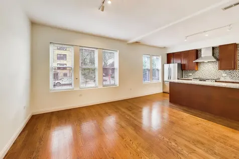 1624 West Grace Street Chicago IL 60613