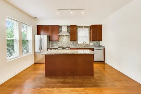 1624 West Grace Street Chicago IL 60613