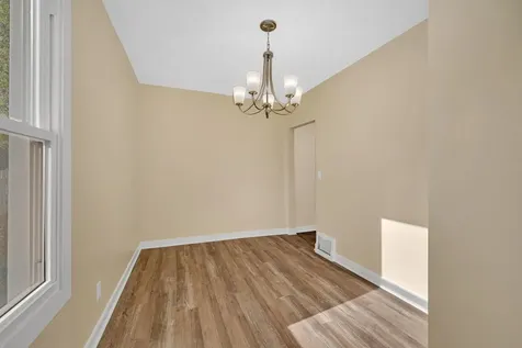 727 Delius Street Aurora IL 60505