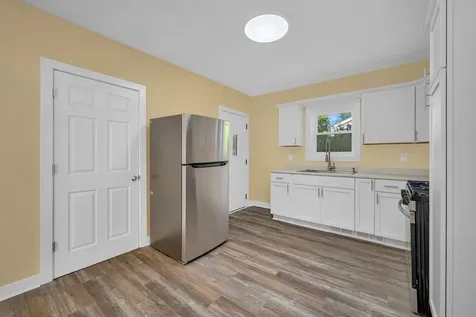 727 Delius Street Aurora IL 60505