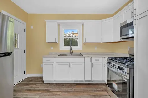 727 Delius Street Aurora IL 60505