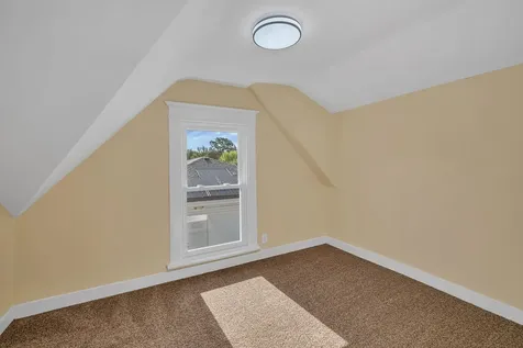 727 Delius Street Aurora IL 60505