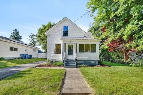727 Delius Street Aurora IL 60505