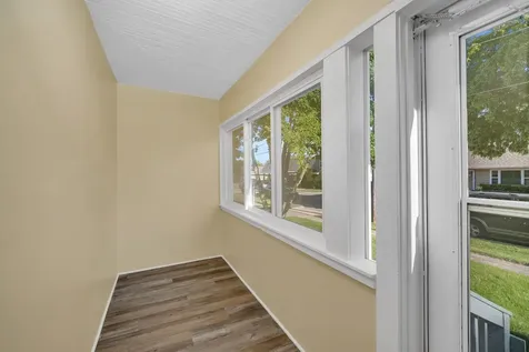 727 Delius Street Aurora IL 60505