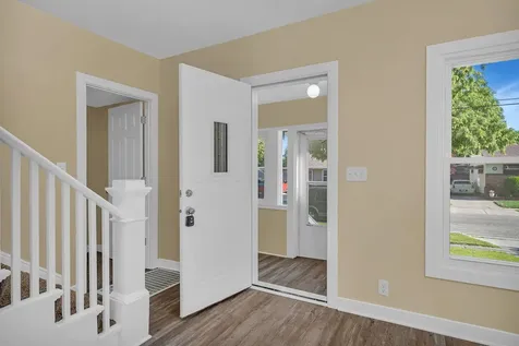 727 Delius Street Aurora IL 60505