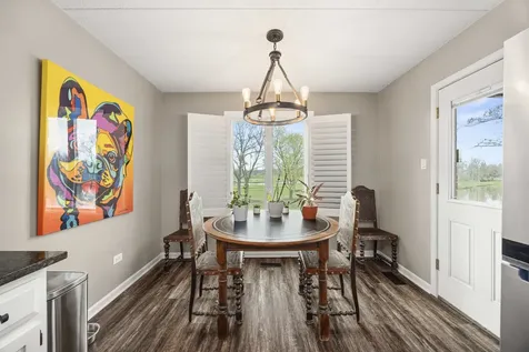 90 Golf View Lane Frankfort IL 60423