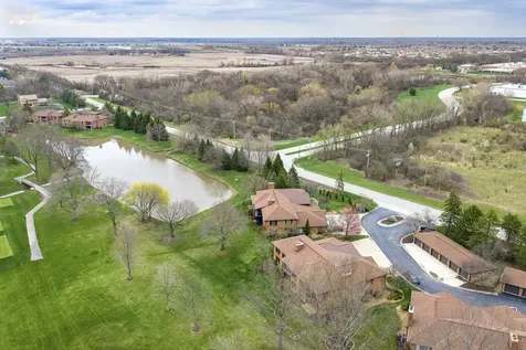 90 Golf View Lane Frankfort IL 60423